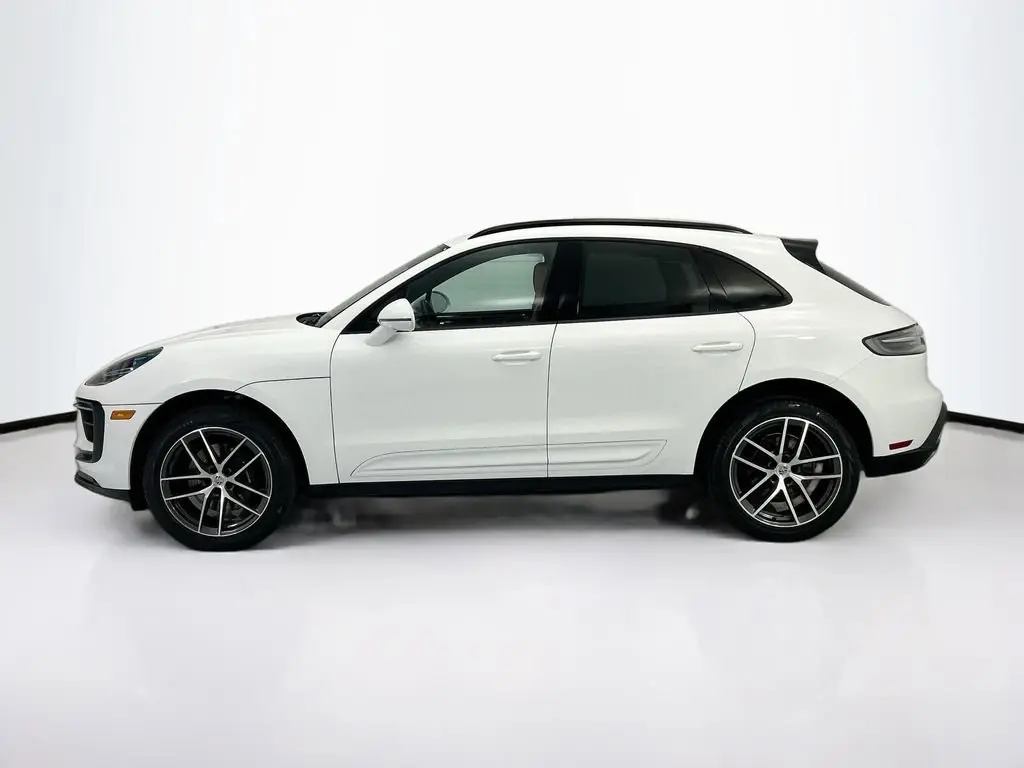 2025 Porsche Macan Base - Photo 16