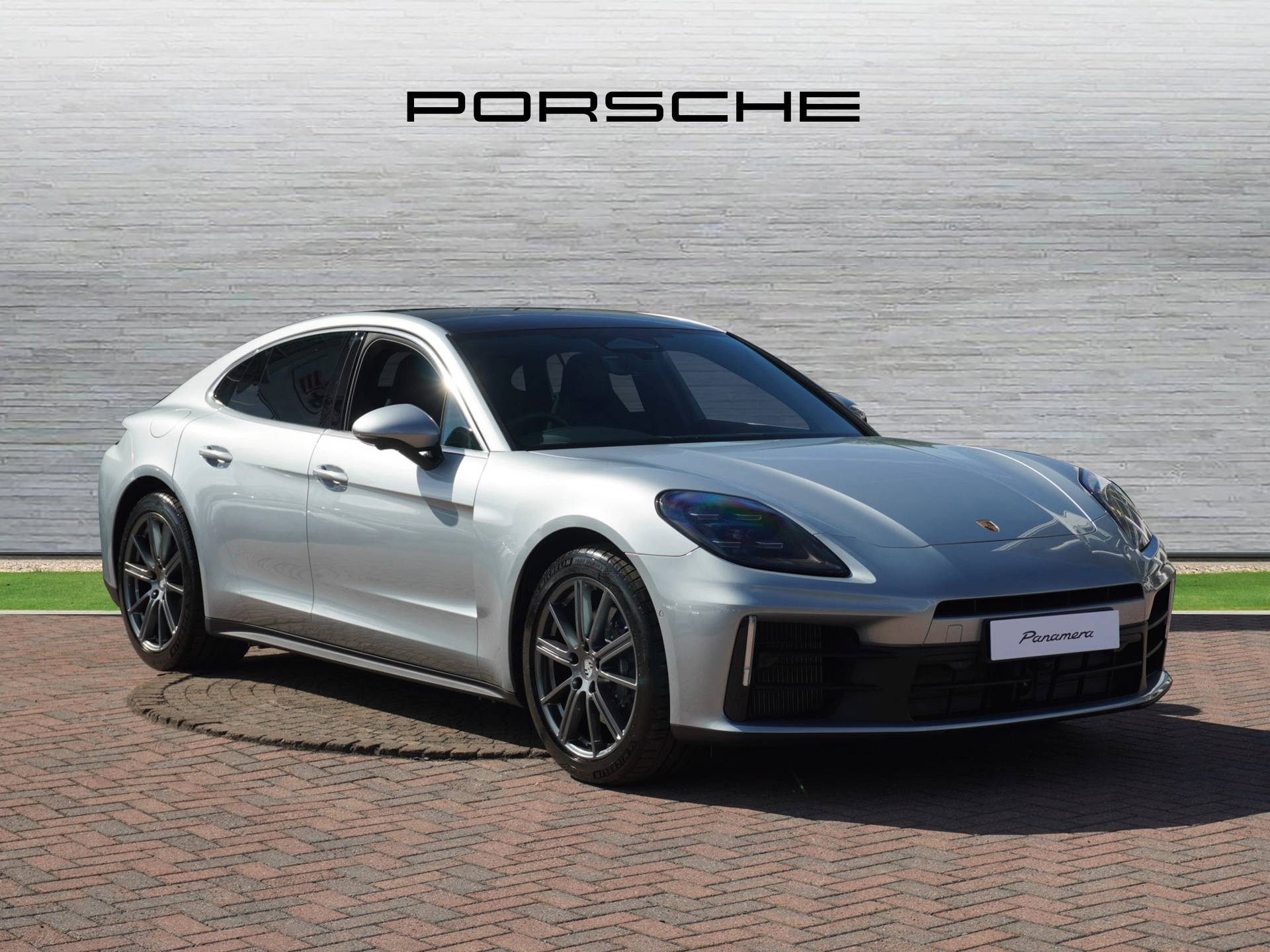 Panamera, photo 1 of 53