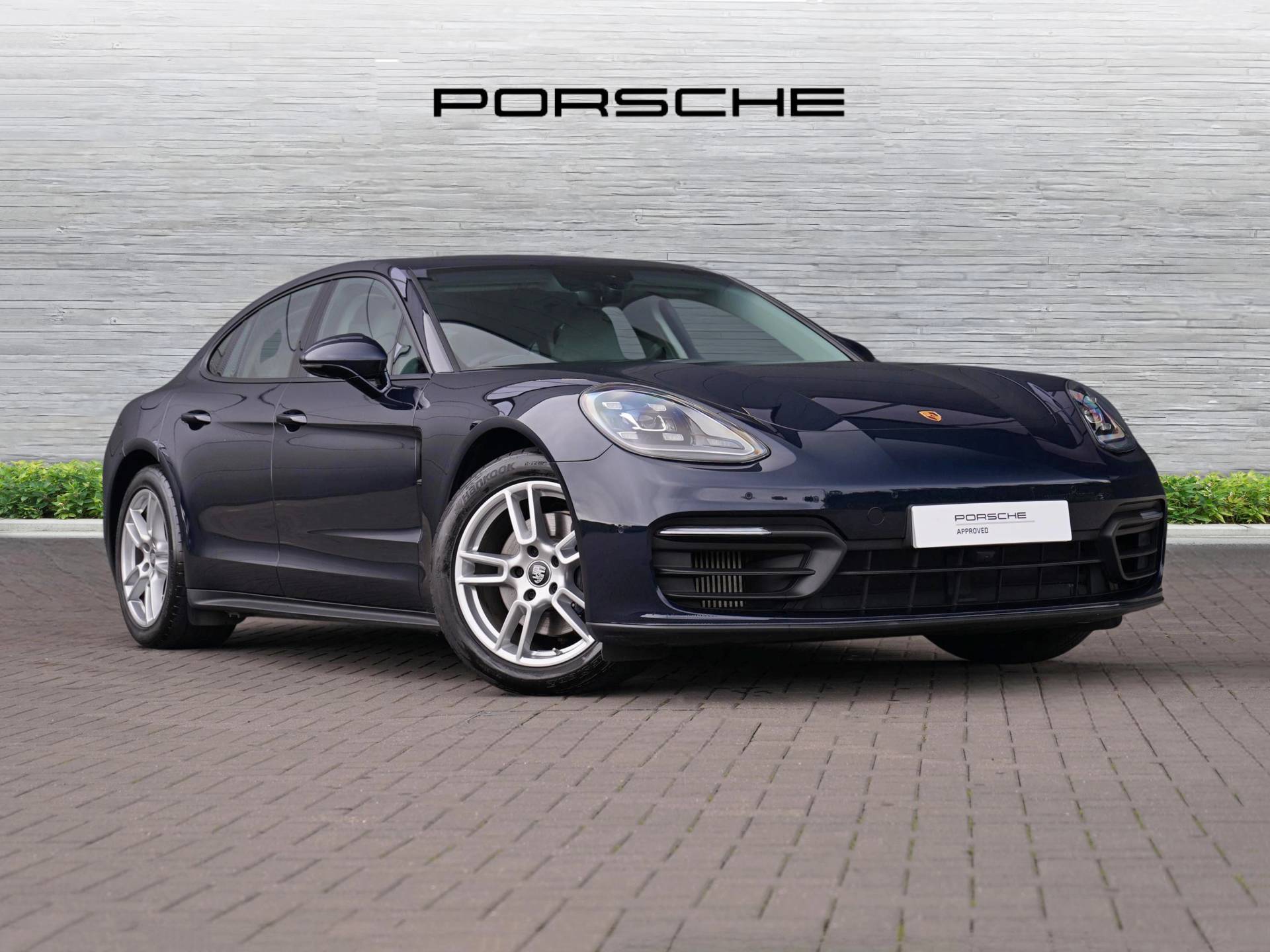 Panamera, photo 1 of 53