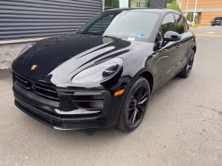 2023 Porsche Macan S's photo