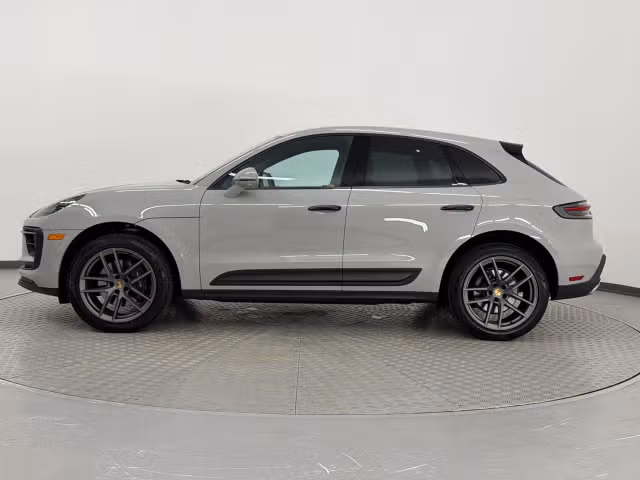 2026 Porsche Macan Base - Photo 10