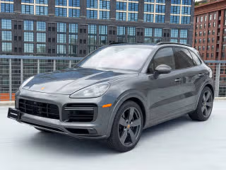 2023 Porsche Cayenne Turbo S E-Hybrid's photo
