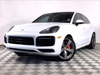 2021 Porsche Cayenne GTS's photo