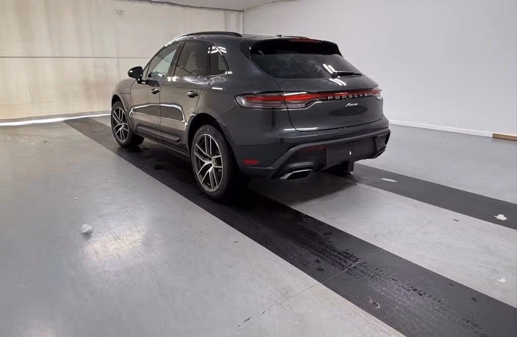2026 Porsche Macan T - Photo 20