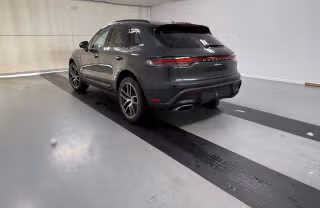 2026 Porsche Macan T - Photo 17
