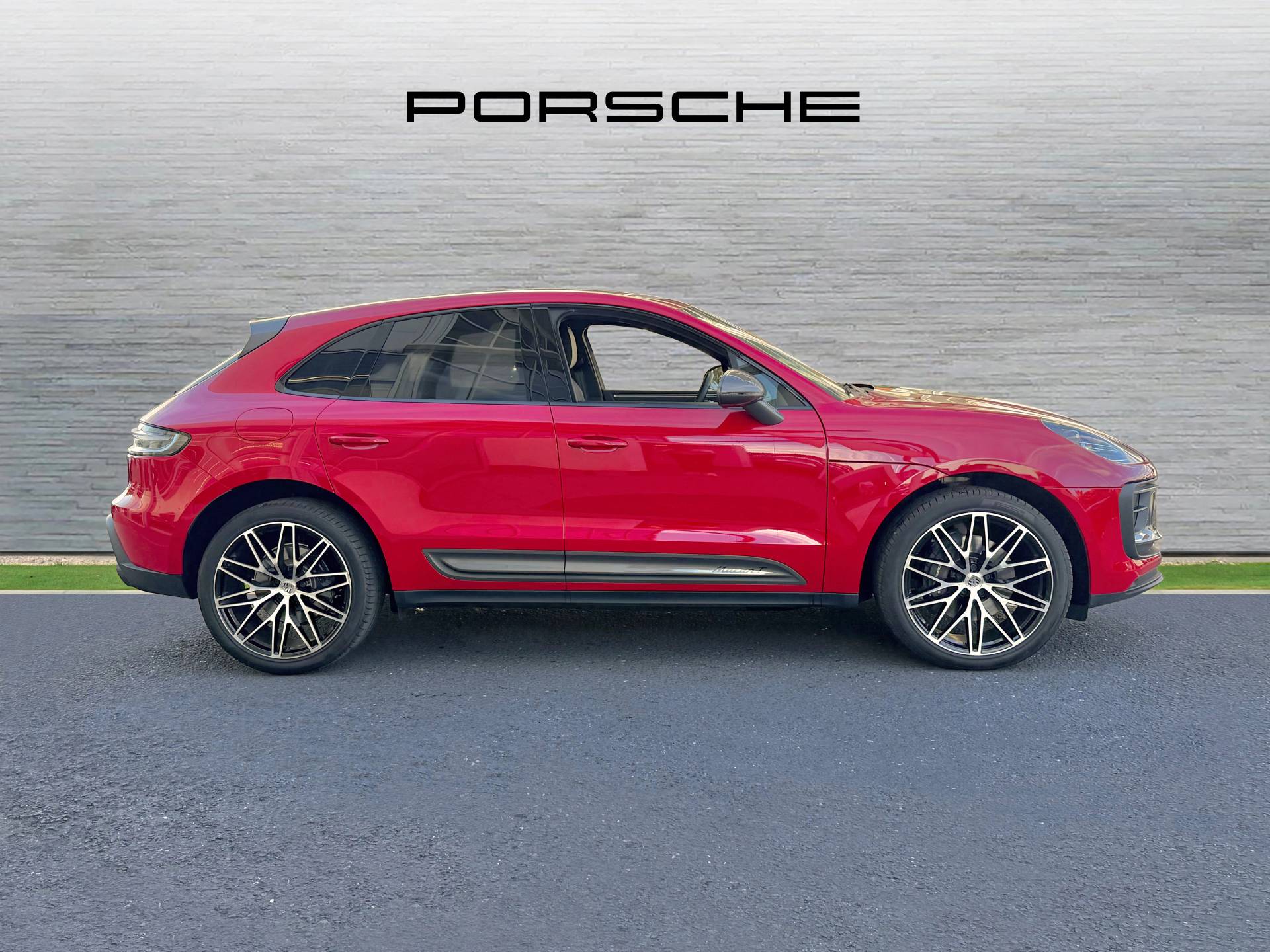 Macan T, photo 2 of 43