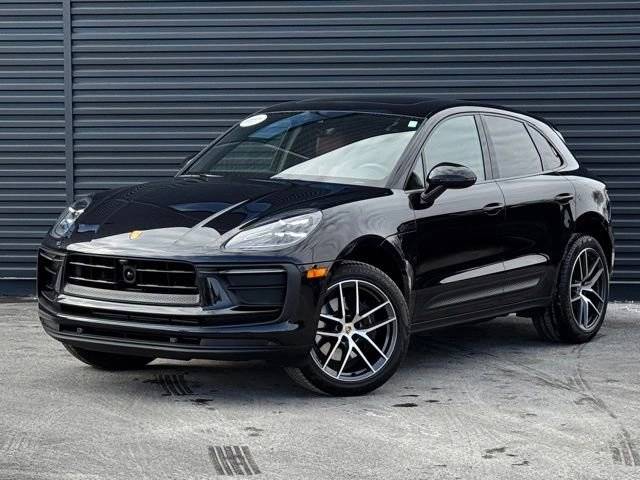 2025 Porsche Macan Base