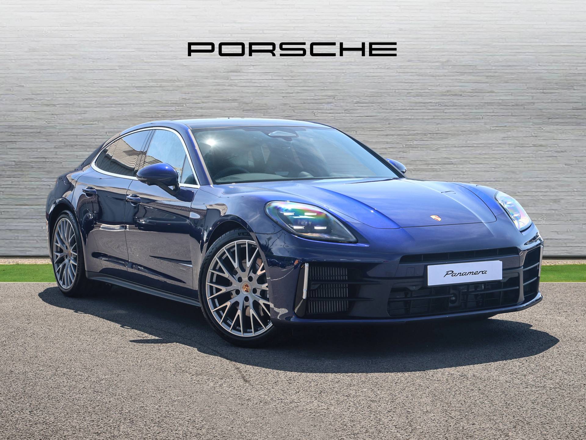 Panamera, photo 1 of 29