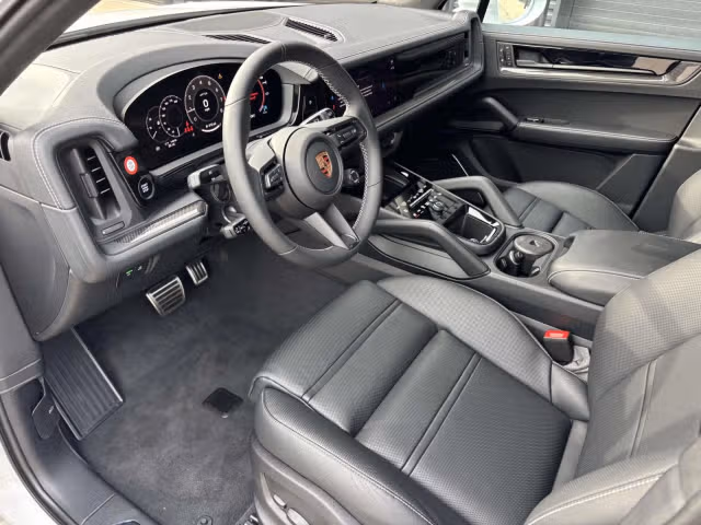 2026 Porsche Cayenne GTS - Photo 26