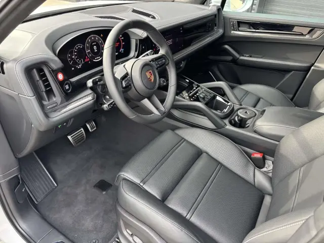 2026 Porsche Cayenne GTS - Photo 30