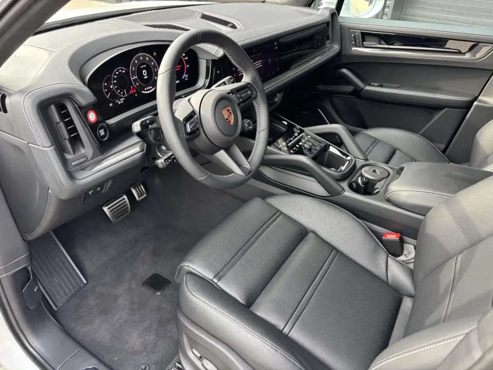 2026 Porsche Cayenne GTS - Photo 31
