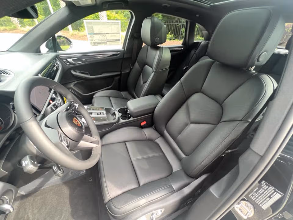 2025 Porsche Macan Base - Photo 35