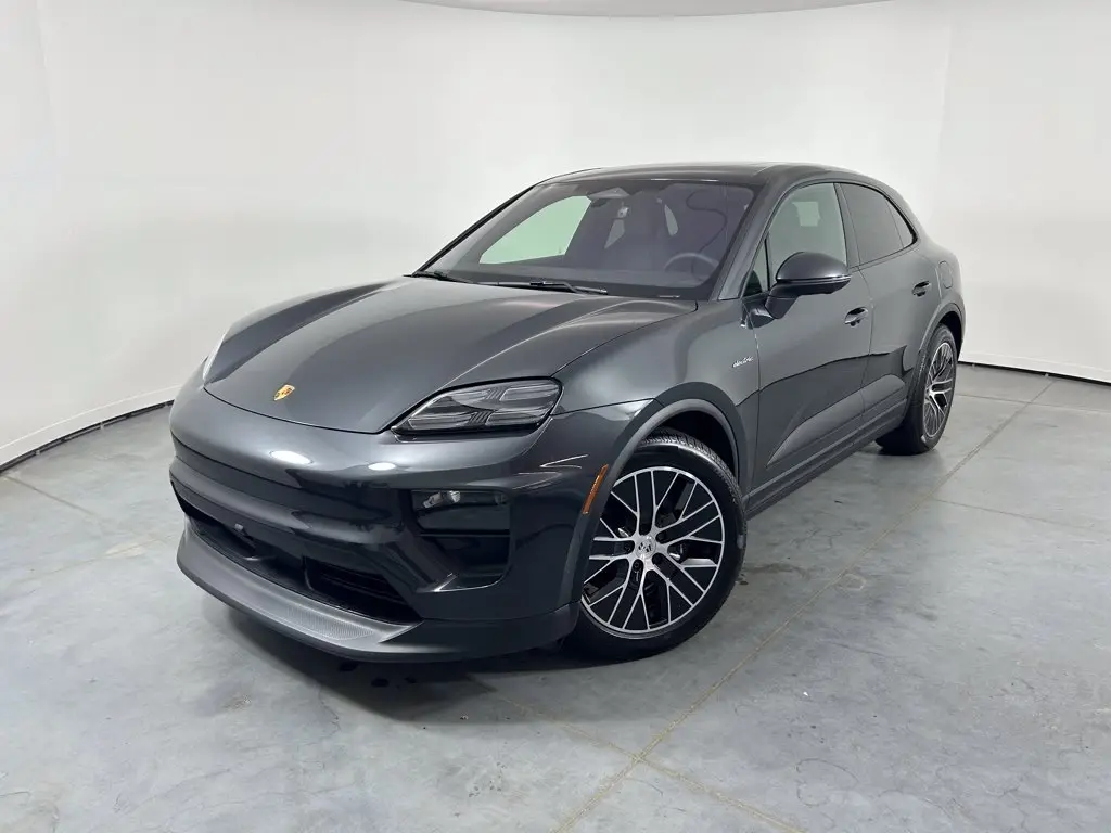 2026 Porsche Macan Base - Photo 8