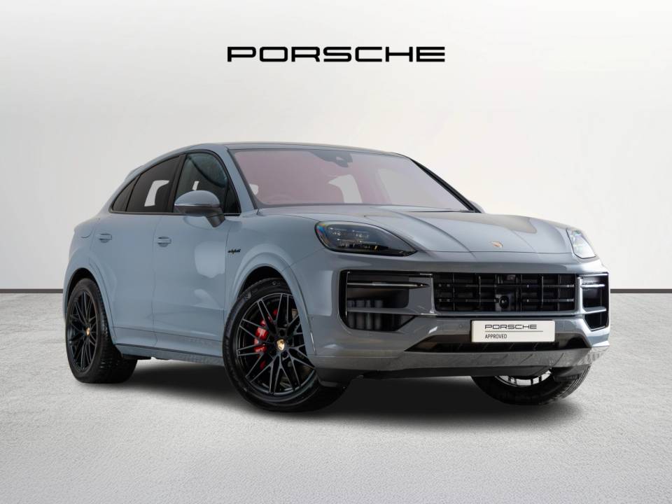 2025 PORSCHE CAYENNE