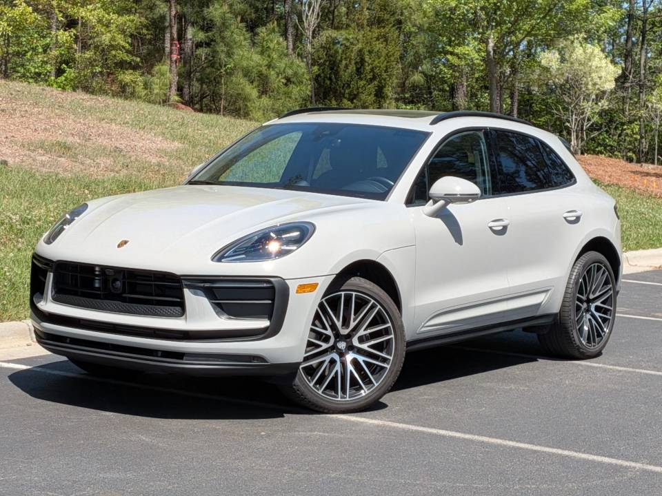 2023 Porsche Macan T
