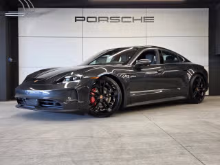 2026 Porsche Taycan 4S's photo