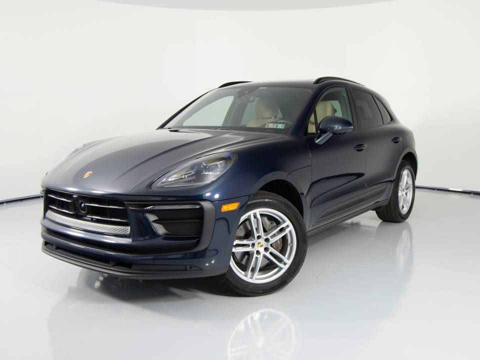 2023 Porsche Macan Base
