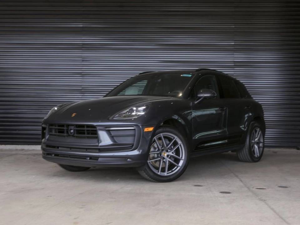 2026 Porsche Macan Base