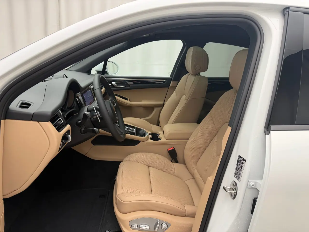 2026 Porsche Macan Base - Photo 40