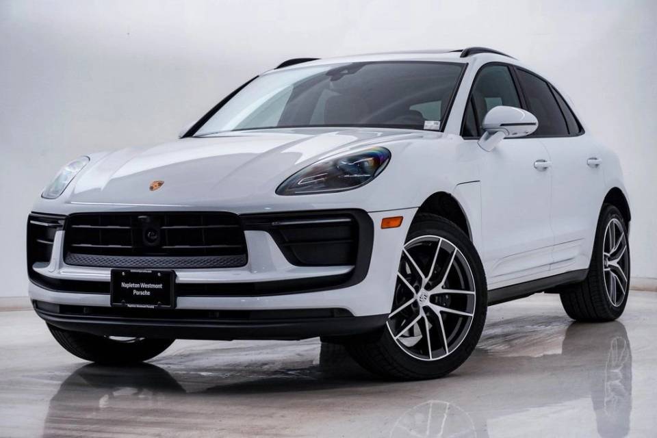 2025 Porsche Macan T
