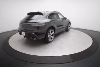 2026 Porsche Macan T - Photo 17