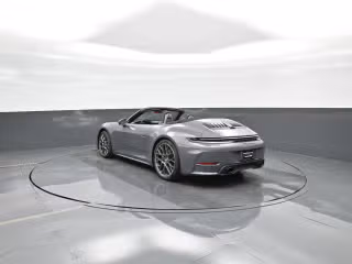 2025 Porsche 911 S - Photo 17