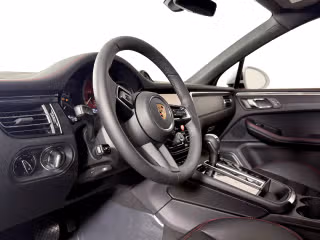 2026 Porsche Macan GTS - Photo 25