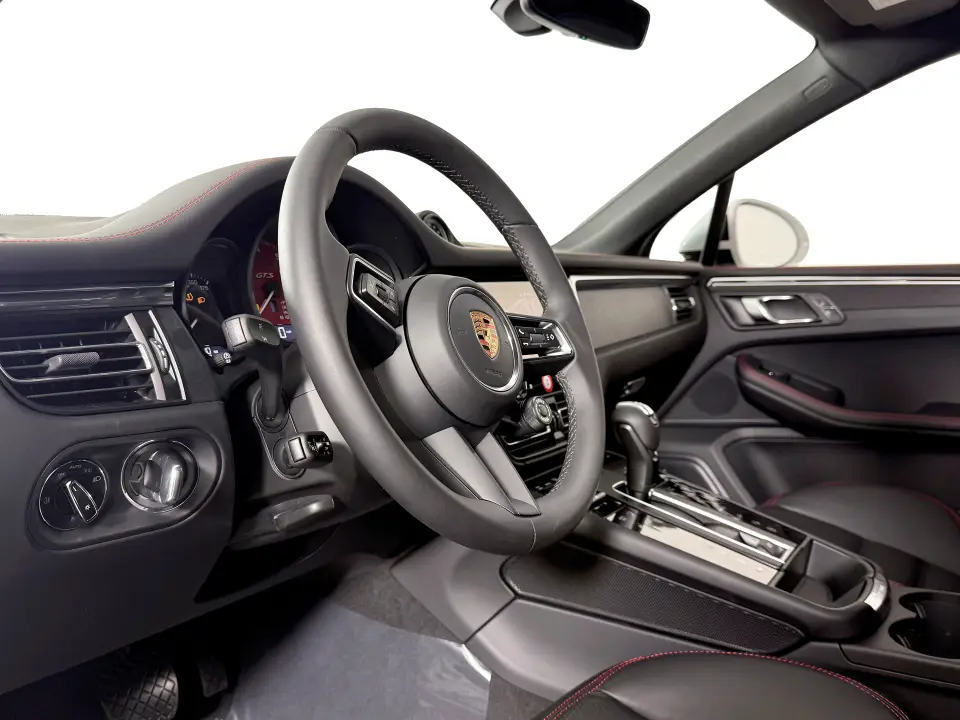 2026 Porsche Macan GTS - Photo 31