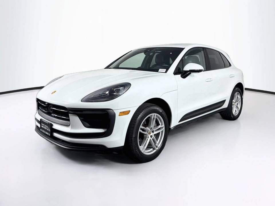 2023 Porsche Macan Base