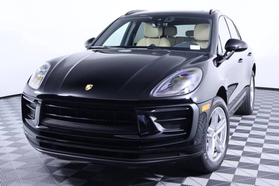 2022 Porsche Macan Base