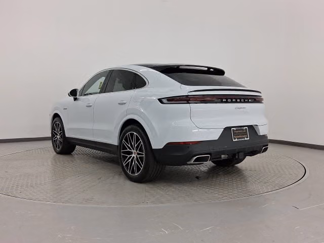 2026 Porsche Cayenne Coupe E-Hybrid - Photo 18