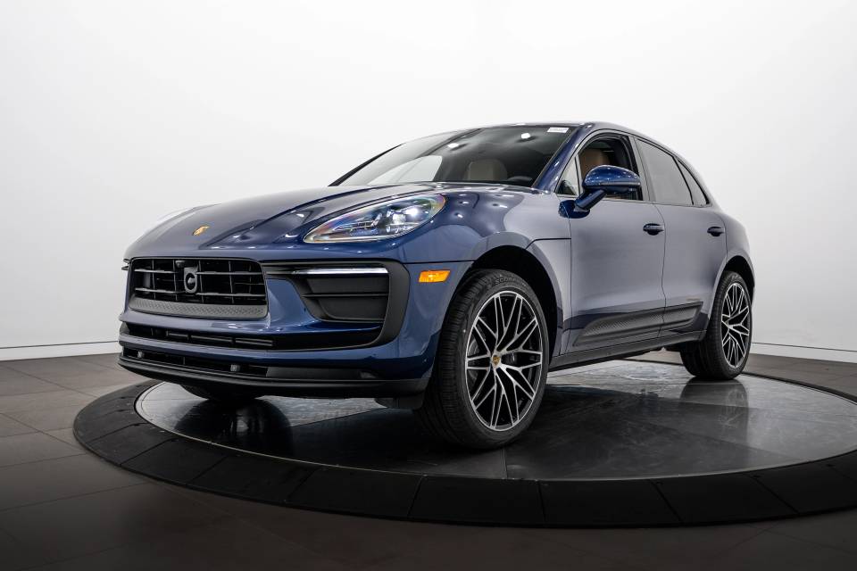 2026 Porsche Macan Base