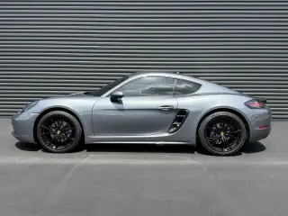 2025 Porsche 718 13