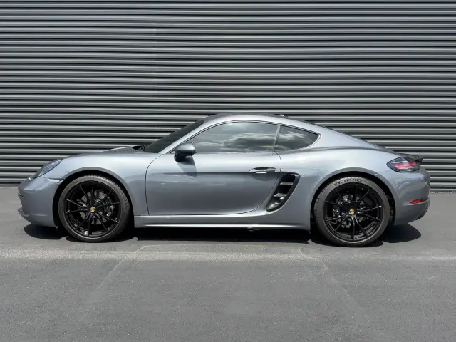 2025 Porsche 718 14