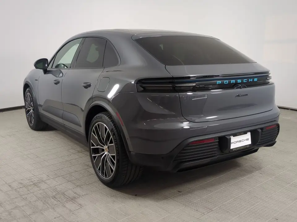 2026 Porsche Macan Base - Photo 23