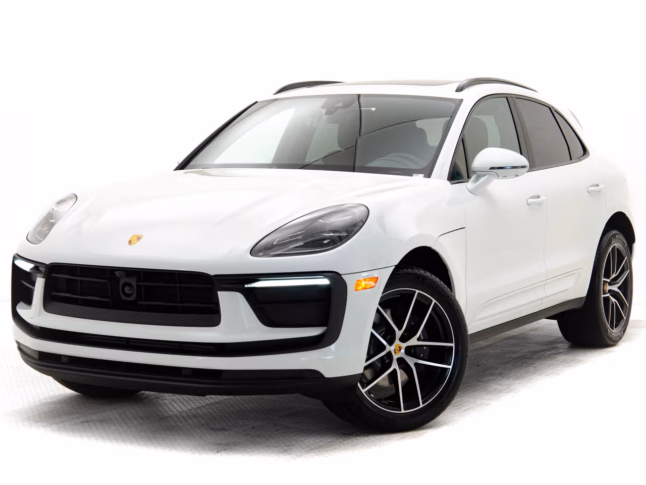 2025 Porsche Macan Base - Photo 4