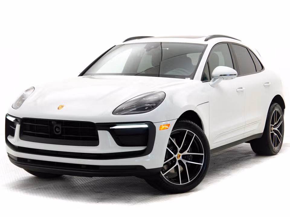 2025 Porsche Macan Base - Photo 3