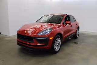 2025 Porsche Macan's photo