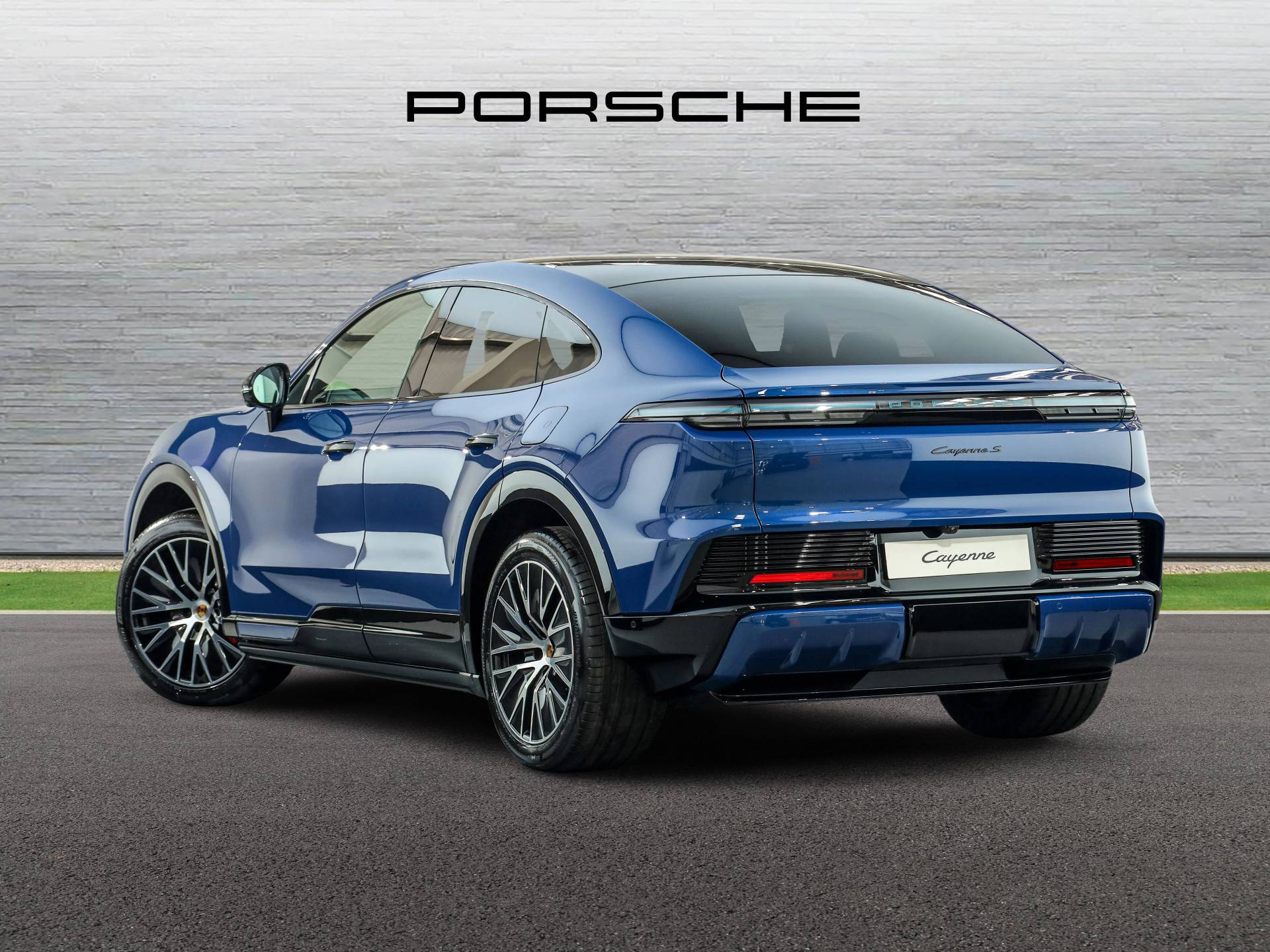 Cayenne Electric Coupé, photo 2 of 44