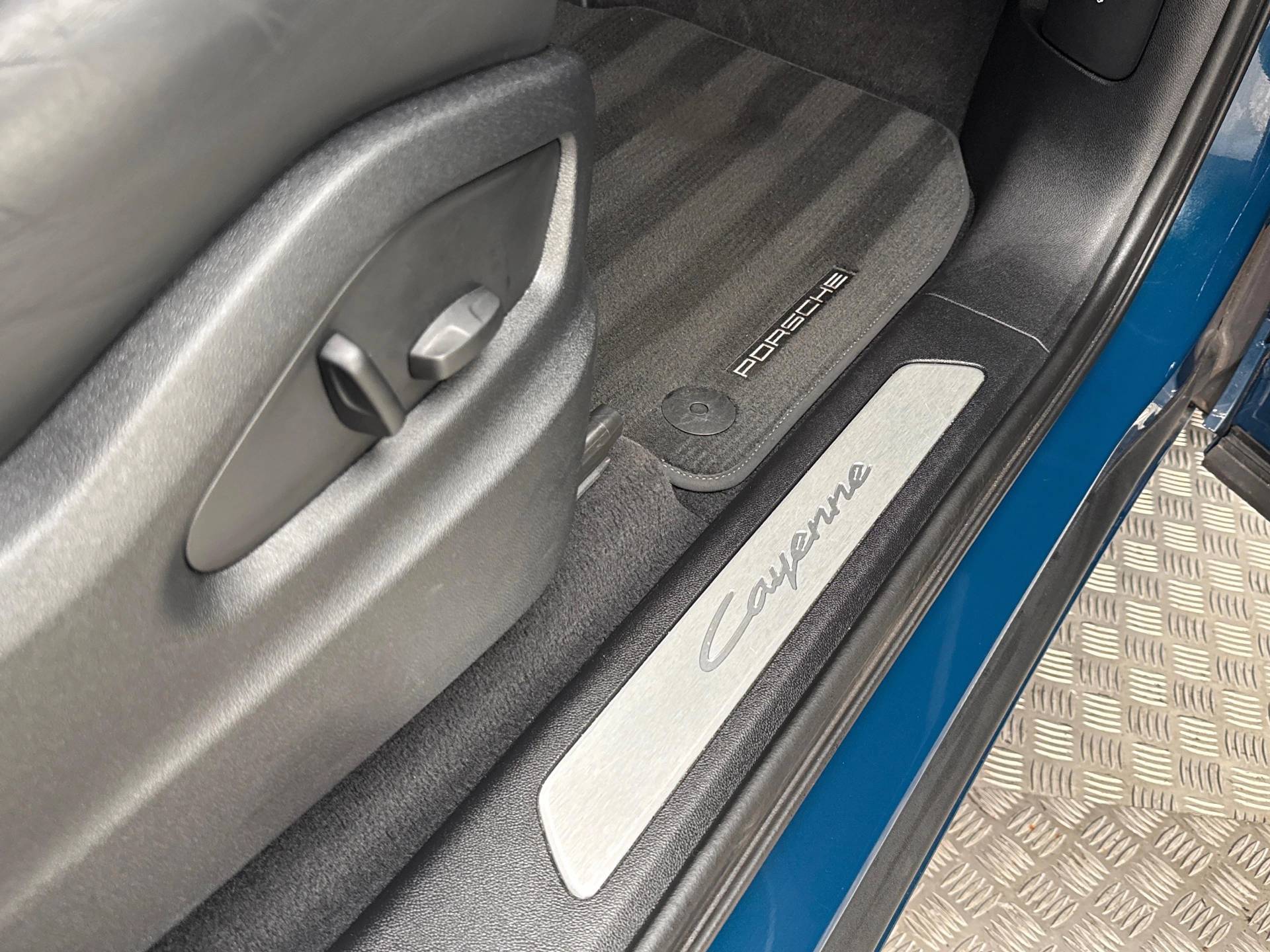 Cayenne E-Hybrid Coupé, photo 38 of 38