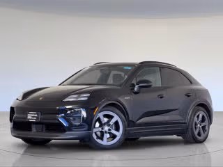 2025 Porsche Macan Macan Electric's photo