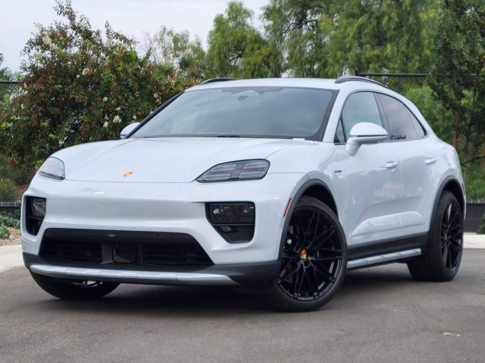 2025 Porsche Macan S