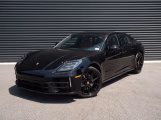 2024 Porsche Panamera 4's photo