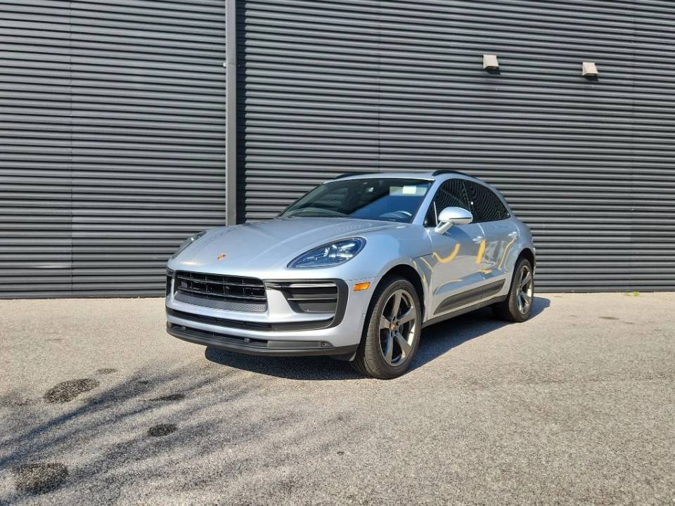 2022 Porsche Macan Base