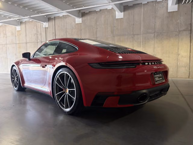 2024 Porsche 911 - Photo 18
