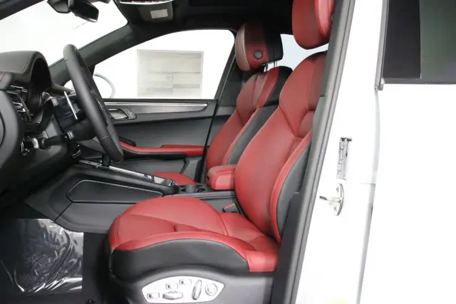 2026 Porsche Macan GTS - Photo 30