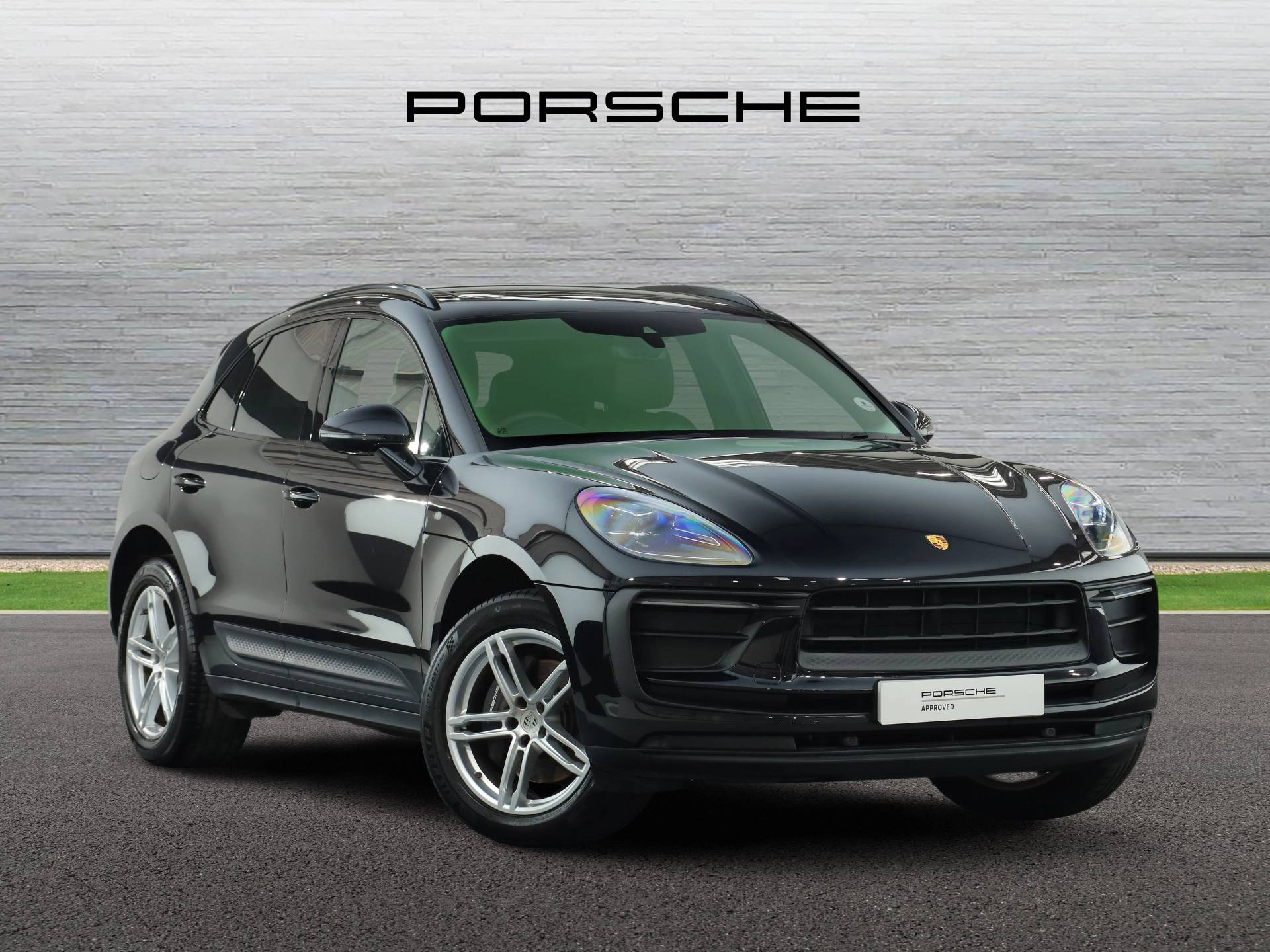 Macan, photo 1 of 27
