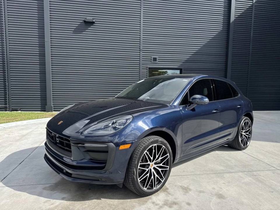 2023 Porsche Macan Base