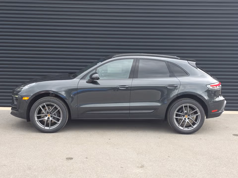 2026 Porsche Macan Base - Photo 11
