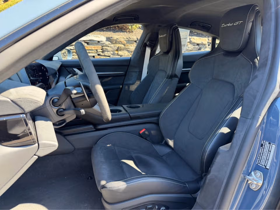 2025 Porsche Taycan Turbo GT - Photo 35